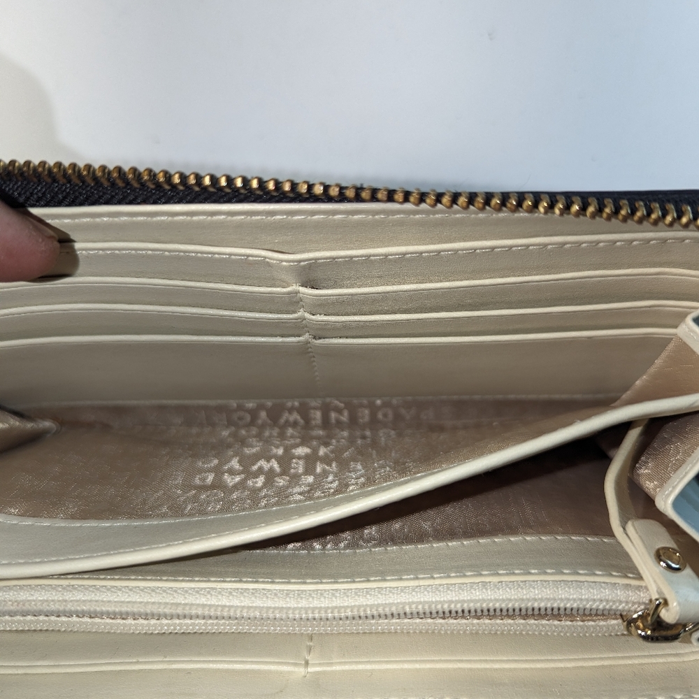 Signature Logo Jet Set Large Silver Tone Flat Multifunction Wristlet - Picture 5 of 7